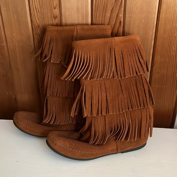 Minnetonka Fringed Boots - Picture 2 of 4